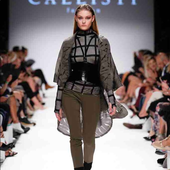 Hosting Weekend Basics Posh Party!!! Nov 2, 2019 - Picture 3 of 5